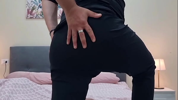 Apri la bocca e succhialo tutto cazzo duro e sega con sborrata 