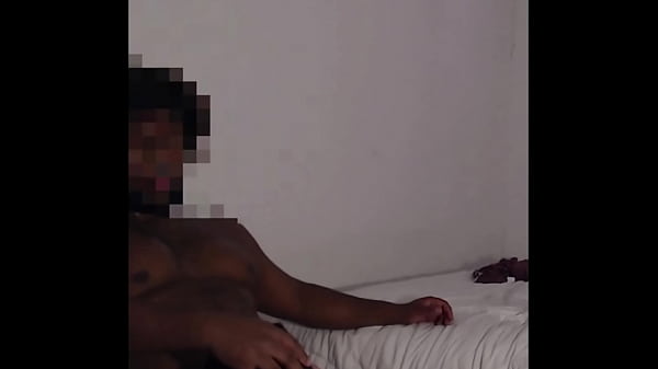 Neg&atilde;o Arrega&ccedil;ando Cuzinho Rosa Tatuado thumbnail