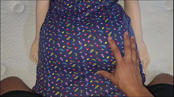 Play MP4 - Mi Hermanastra Descansando con un Vestido Pijama que se le Ve si Gran Culo Sexy no Pude Resistirme