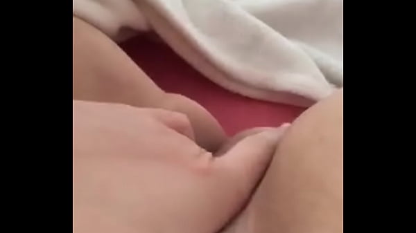 Freundin fingert ihre fotze.