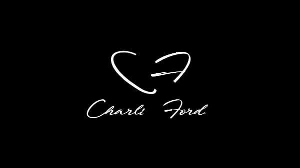 Nonton It's Olive Gee & Charlie Forde Falling In Love At The Beach! Promo thumbnail