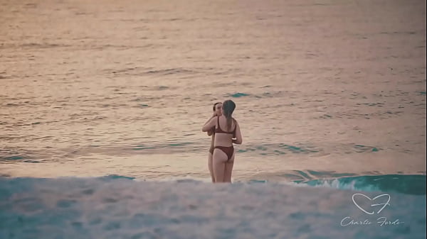 Play MP4 - It's Olive Gee & Charlie Forde Falling In Love At The Beach&excl; promo