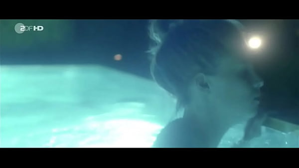 Jasna_Fritzi Bauer Blochin DieLebenden und die Toten_S01E03 2015