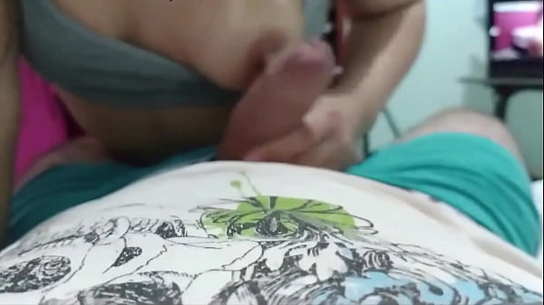 Play MP4 - La hijastra es la mejor mamando verga&comma; ella cada dia se enamora mas de mi