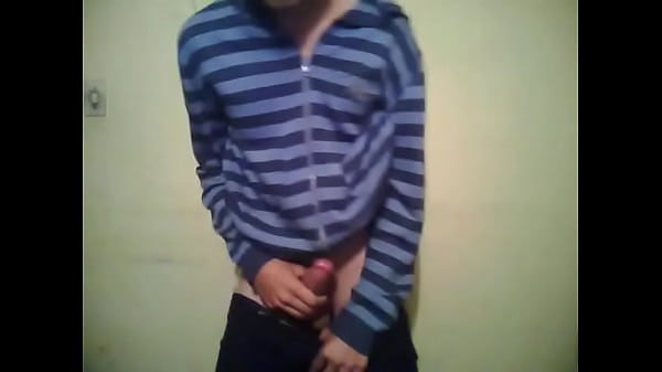 me masturbo mientras todos est&aacute;n d. 