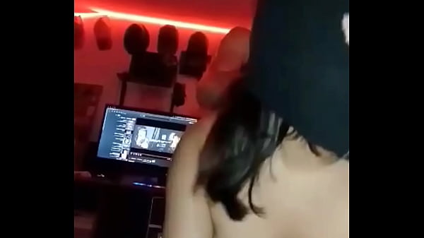 Play MP4 - FOLLANDO EL CULO DE LA PUTA VECINA