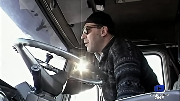 Entre anal et trio improvisé Kate et Aliciasont devraies_salopes