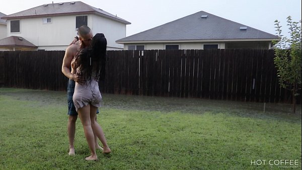 Play MP4 - Romantic sex under a storm in Texas