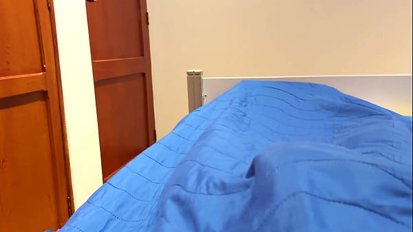 Nonton Comparto Habitacion Con Mi Hermanastras Y Me La Follo thumbnail