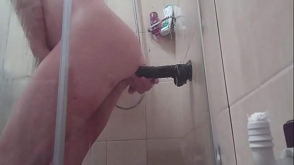 Play MP4 - Doccia con dildo