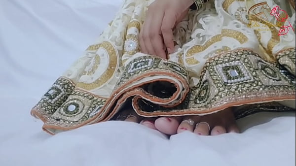 Play MP4 - एलिआ भाभी ने लंड चूसकर करवाई चुदाई