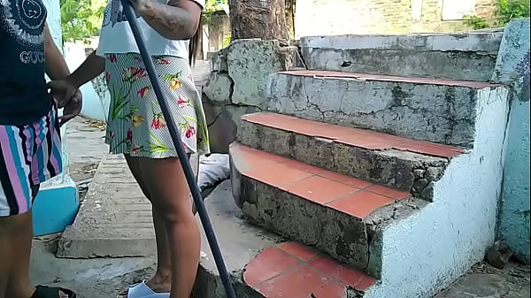 nosotras nos encanta la adrenalina por eso disfrutamos de darnos placer en sitios p&uacute;blicos, esta vez fue en un barrio peligroso 