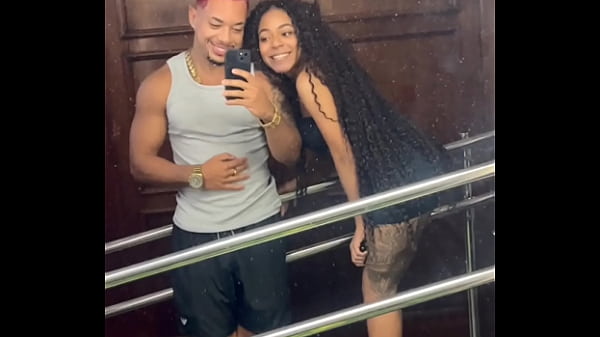 Nonton Mulher De Jogador Do Flamengo Dando Pro Amante Na Sacada Da Varanda thumbnail