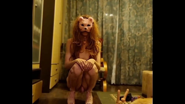 Monika prezentuje swoje analne zabawki