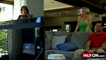 MILFON.com presents: Dee Williams &_ Axel Haze gets fucked in Cable Guy Plugs The MILF