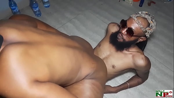 Play MP4 - Floor Sex With Lizzy and Tripsy