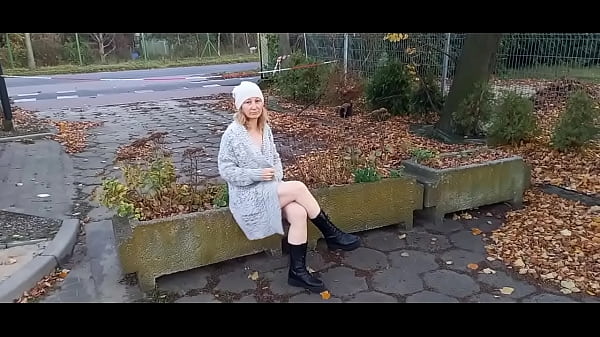 Amateur Naked Walk thumbnail