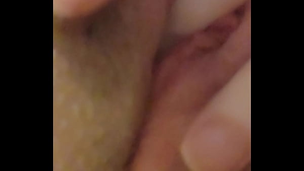 Play MP4 - Wet Pussy