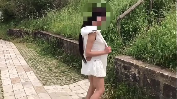 Play MP4 - Public Flashing Walking around in my white outfit - Skysexfree