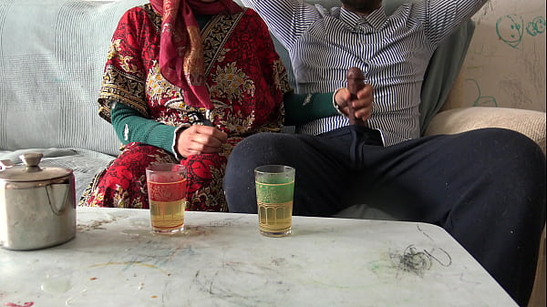 Play MP4 - A cuckold Turkish muslim wife has sex with black immigrant in London