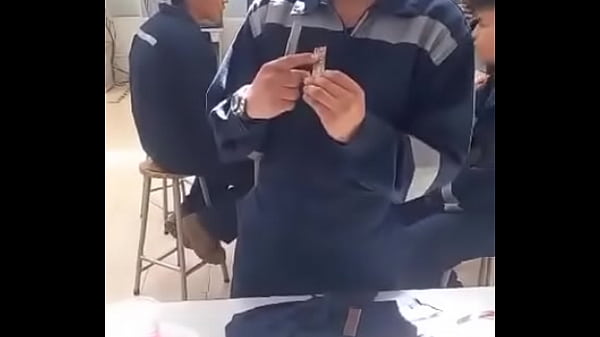 Viejos cachondos en lab 