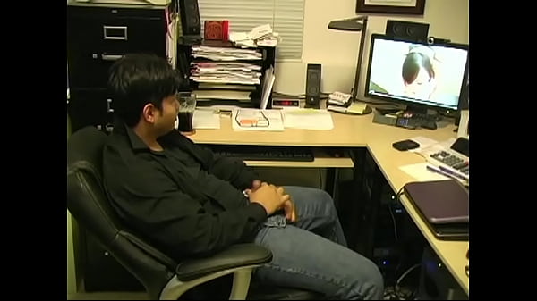 Indian Dude In For A Jerk Off Session thumbnail