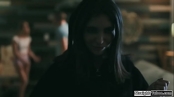 Crazy ex gf fucks teensbest friend andmakes her lick_pussy