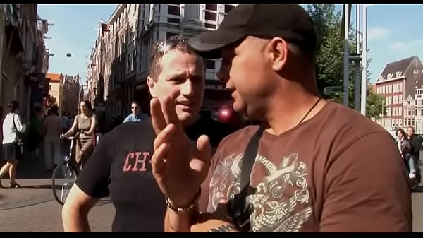 Nonton Hot Tattooed Honey Gives Head thumbnail