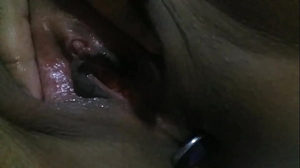 Adoro um plug adoro ser fodida