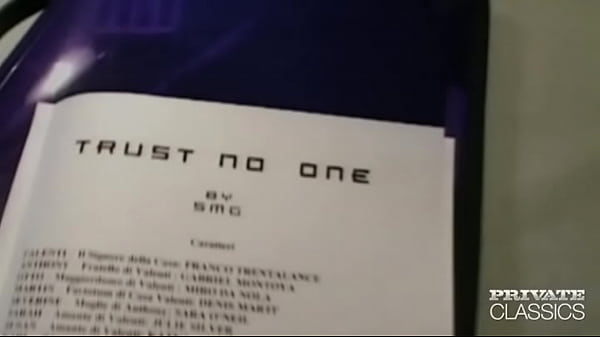 Nonton Trust No One, The Making Off thumbnail