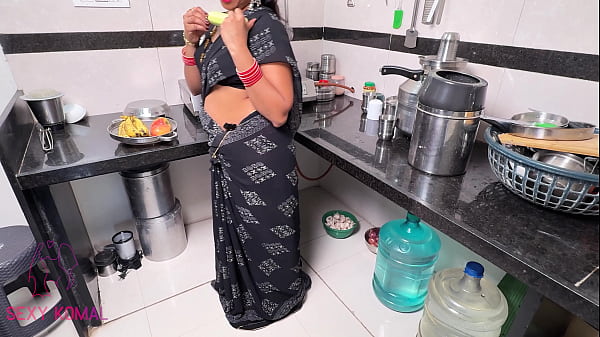 Play MP4 - कोमल के 1 लाख फॉलोवर्स होकर भी  ककड़ी का सहारा लेना पड रहा है  आखीर जेठ जी सहारा लेना पड़ा