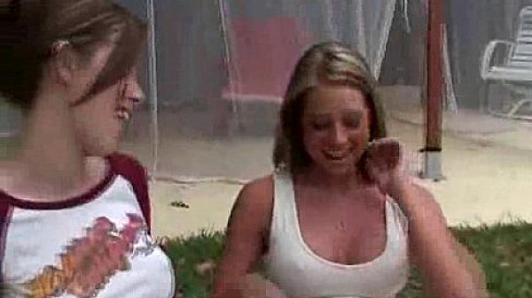 Nonton Brunette And Blonde Teens thumbnail