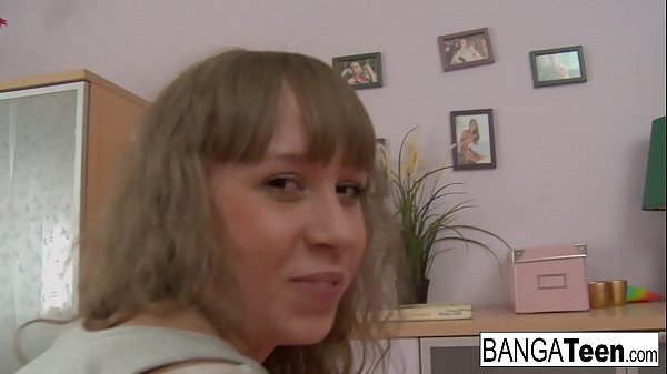 Dirty_teen loves to getfucked right in her tight ass