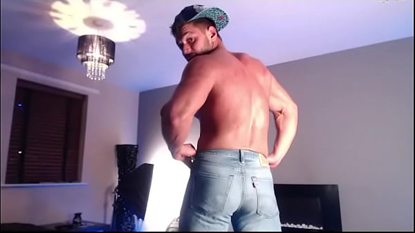 Play MP4 - MUSCLE ARSE TIGHT JEANS