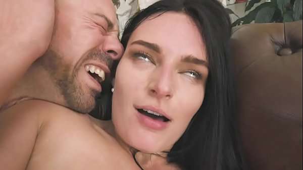 Play MP4 - Leanne Lace Was Bored So We Get Erik Everhard To Fuck Her Good