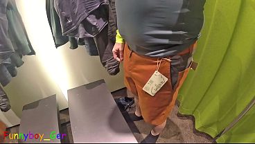 Vor Mehreren Spiegeln Wichse Ich Gen&uuml;sslich Meinen Dicken Vorhautschwanz In Der Umkleidekabine Eines Bekleidungsgesch&auml;fts. (s) thumbnail