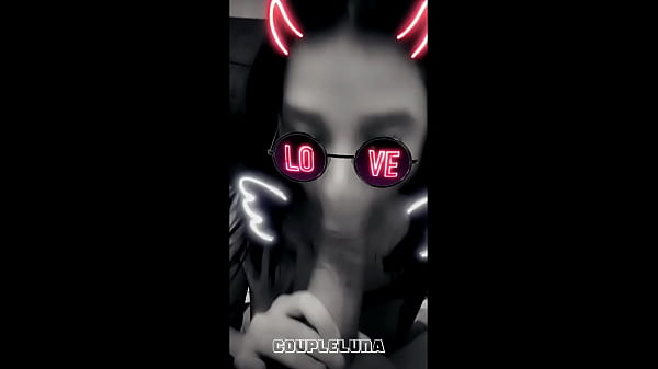 Novinha linda do boquete delicioso pra ganhar uma gozada na boca 