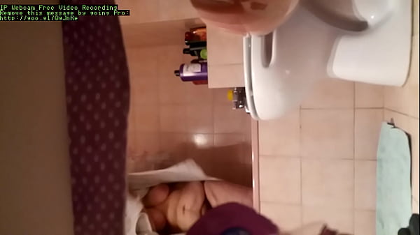 Big tits_mature caught nude