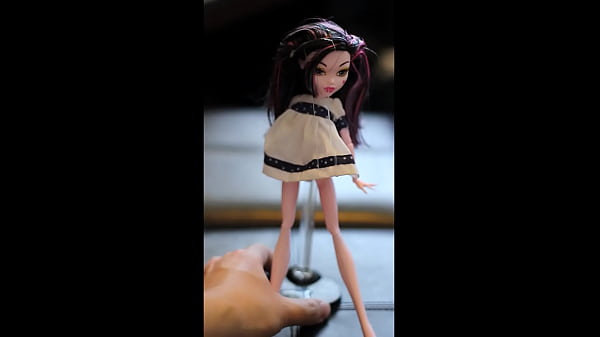 Play MP4 - I blow 9 LOADS of cum and BUKKAKE on my cute Draculaura &lpar;Monster High&rpar; doll