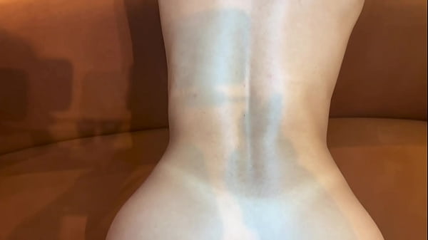 QUANDO O CORNINHO DO MEU AMIGO SAI, EU FODO A MULHER DELE NO PELO ! 