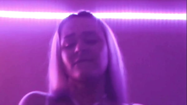NOVINHA TATUADA SE MASTURBANDO ATÉ_ GOZAR