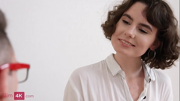 Play MP4 - Darcy Dark - Playful brunette tempts modest boyfriend into hot quickie