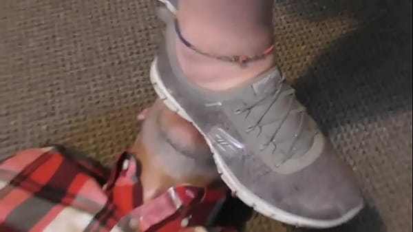 Tn Sneakers video: CLUK filthy sneakers worship and facetrampling
