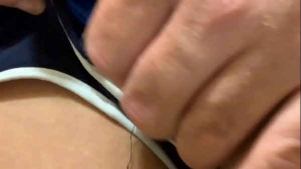 Play MP4 - Toma carinho na xoxota da novinha louca de tesao tio pegou gostoso no grelo rosa da teen sobrinha sacada quer rola