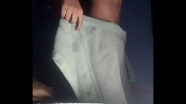 Play MP4 - Spartaco haciendo strip dance para fan