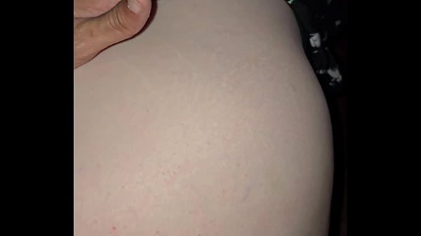 Play MP4 - Gamer girl squirts on BBC as stress reliever when she doesn't get a victory in Fortnite