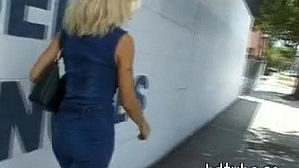 Nonton Very Bbc And Young Blonde Wife (camaster) thumbnail