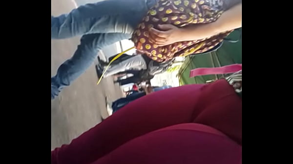 Play MP4 - Morena no terminal de onibus