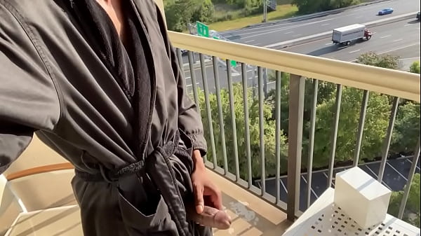Play MP4 - Jerking off on the hotel balcony