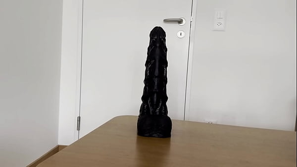 Riesiger Dildo Im Fetten Arsch 